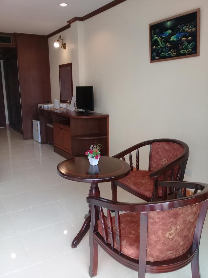Ban Tyrol Hotel Patong Exterior foto
