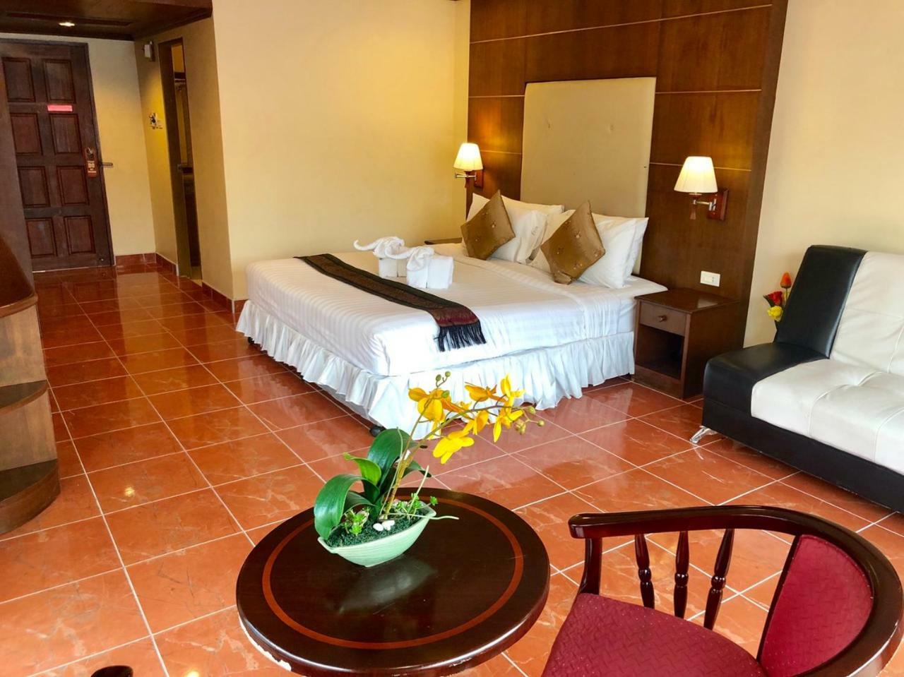 Ban Tyrol Hotel Patong Exterior foto